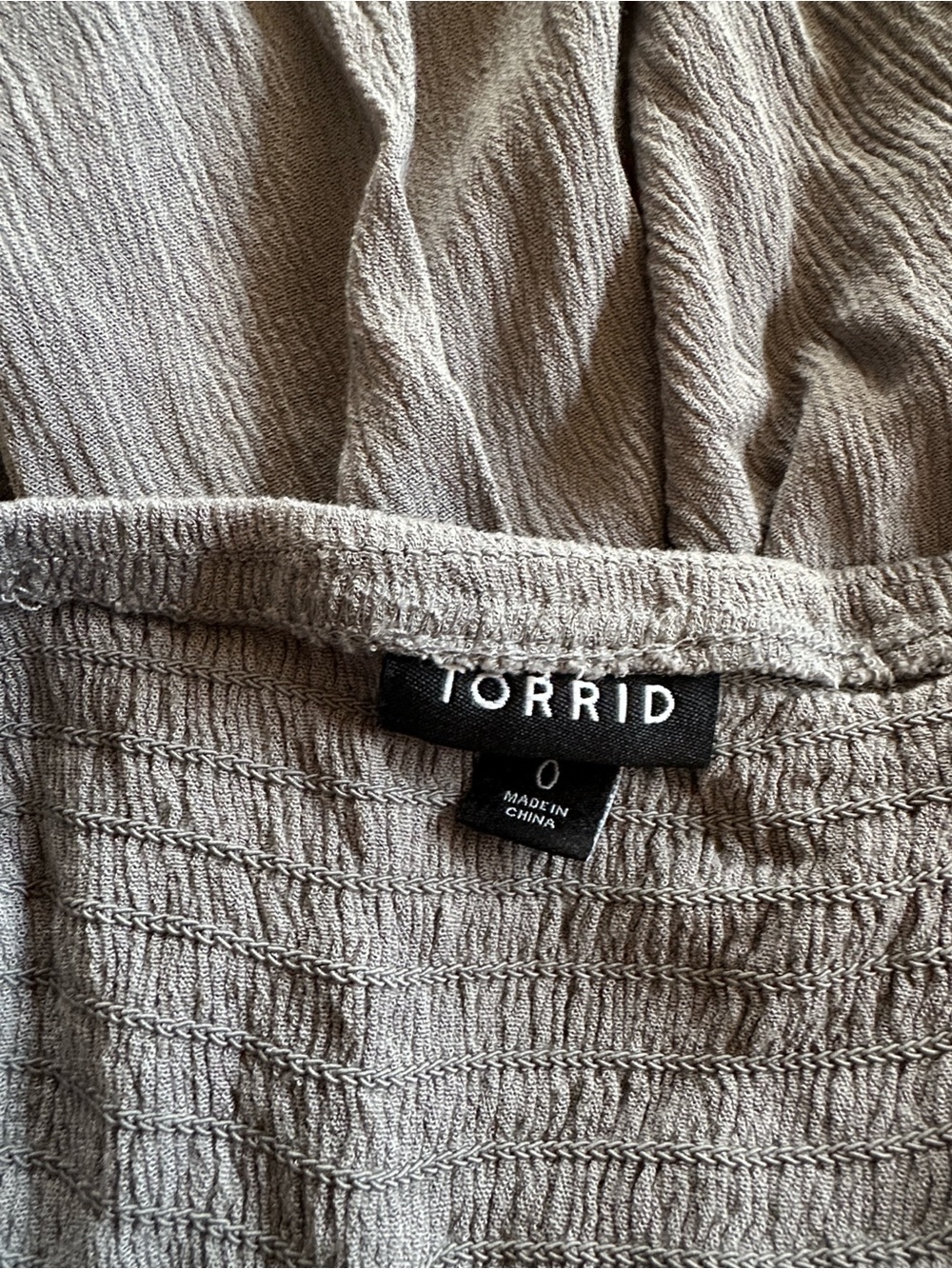 Torrid Light Gray Crinkle Gauze Coral Yellow White Embroidered Tank Top 0X - Picture 7 of 9